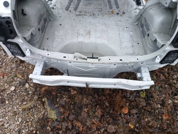 OPEL MOKKA B 2023 PAS ZADNÍ NOSNÍK