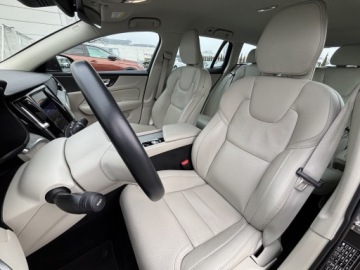 Volvo V60 II  Kombi Facelifting 2.0 B4 197KM 2023 Volvo V60 V60 B4 | Diesel | Plus Bright | | FV23%, zdjęcie 20