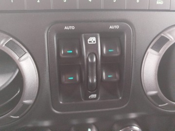 Jeep Wrangler III Unlimited Facelifting 3.6 V6 Pentastar 284KM 2016 JEEP WRANGLER III 3.6 V6 284 KM Bezwypadkowy, SPORT, Automat, VAT 23%, zdjęcie 7