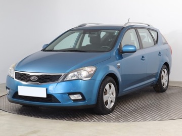 Kia Ceed I SW Facelifting 1.4 DOHC CVVT 90KM 2010 Kia Ceed 1.4 CVVT, Klima, Podgrzewane siedzienia, zdjęcie 1