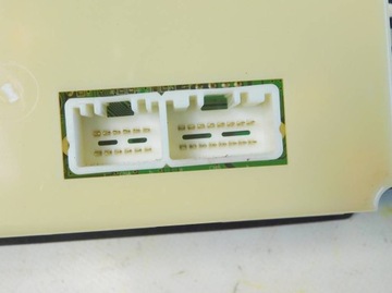 MAZDA PREMACY I 2.0DITD 02R PANEL KLIMATIZACE