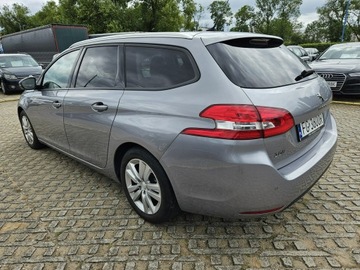 Peugeot 308 II SW Facelifting 1.2 PureTech 110KM 2019 Peugeot 308 SW 1.2 benzyna 110KM skóry panorama, zdjęcie 2