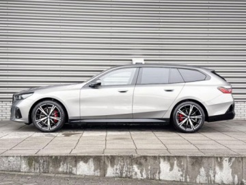 BMW Seria 5 G90-91 Touring 2.0 520d 197KM 2026 BMW Seria 5 Touring 520d xDrive Sport Combi 2.0 (197KM) 2026, zdjęcie 1