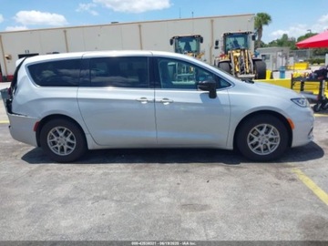 Chrysler Pacifica II 2024 Chrysler Pacifica Touring L 2024 3.6l 3.6 Benzyna 287KM, zdjęcie 6