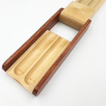 Деревянная коробочка для двойной перьевой ручки.