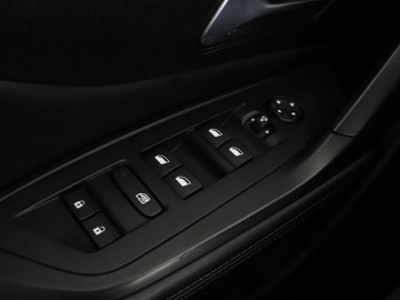 Peugeot 3008 II Crossover Facelifting  1.2 PureTech 130KM 2022 Peugeot 3008 Automat Navi Kamera cofania, zdjęcie 39