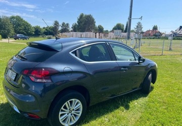 DS 4 I Hatchback (Citroen) 1.6 VTi 120KM 2011 Citroen DS4 Citroen DS4 VTi 120 SoChic 1.6 Benzyna 120KM, zdjęcie 3