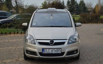 Opel Zafira B 1.9 CDTI ECOTEC 120KM 2005 Opel Zafira 1.9 Diesel 120KM, 7-Osobowa, ISOFIX, Panorama, Pol skora, Hak, zdjęcie 15