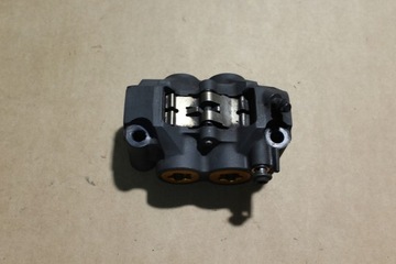 R1 RN12 04-06 ТОРМОЗНОЙ СУППОРТ ТОРМОЗНОЙ СУППОРТ ПРАВЫЙ ПЕРЕДНИЙ