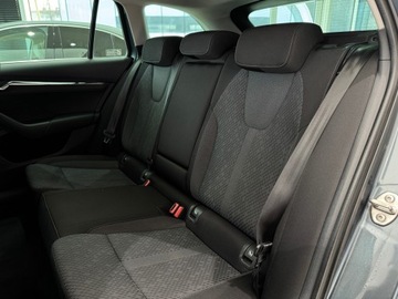 Skoda Octavia III Kombi Facelifting 2.0 TDI 150KM 2020 Skoda Octavia Style / HUD / Ambiente / Kamera cofa, zdjęcie 11
