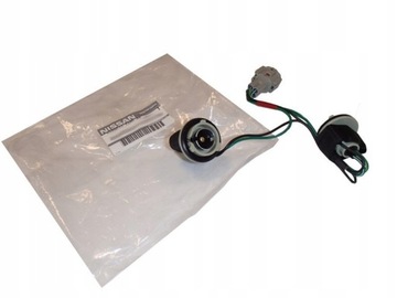 WIĄZKA LAMPY TYŁ NISSAN PATROL Y61 ORYGINAŁ OEM
