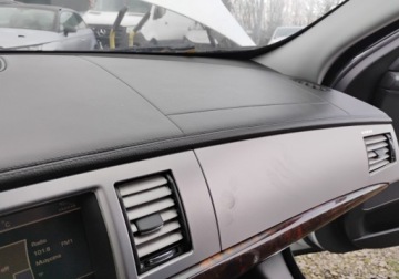 Jaguar XF I Sedan 3.0D V6 210KM 2010 Jaguar XF 2010r, 3.0 Diesel. AUTOMAT. Lekko uszkodzony prawy przod. 3.0, zdjęcie 15