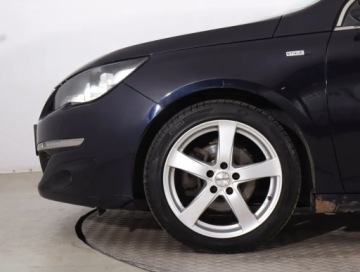 Peugeot 308 II Hatchback 5d 1.2 PureTech 130KM 2015 Peugeot 308 1.2 e-THP, Navi, Klima, Klimatronic, zdjęcie 14