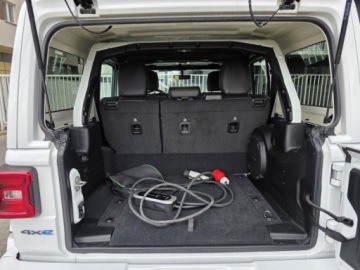 Jeep Wrangler IV Sahara Plug-In Seria 6 2.0 4xe 381KM 2023 JEEP WRANGLER Sahara High Altitude, 2.0l 4xe Plug-in-Hybrid 381KM 17,652km, zdjęcie 30