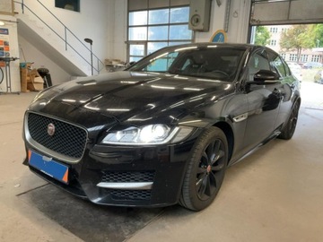Jaguar XF II Sedan 2.0 i4D 180KM 2017 Jaguar XF 20d r-Sport