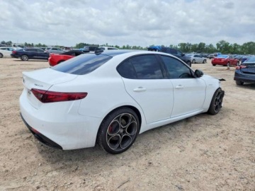 Alfa Romeo Giulia II Sedan Facelifting 2.0 Turbo 280KM 2022 Alfa Romeo Giulia Super 2022 2.0 Benzyna 280KM, zdjęcie 3