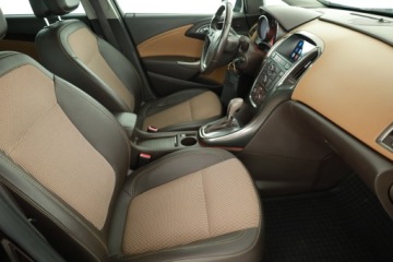 Opel Astra J Sports Tourer 1.6 Turbo ECOTEC 180KM 2012 Opel Astra 1.6 T, Automat, Navi, Xenon, Klima, zdjęcie 6