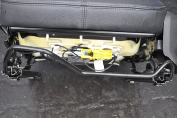 BMW 2 F46 GRANÁT TOURER SEDADLA KOŽENÝ + POHOVKA 3 ŘADA BOKY NE OHŘÍVAČ