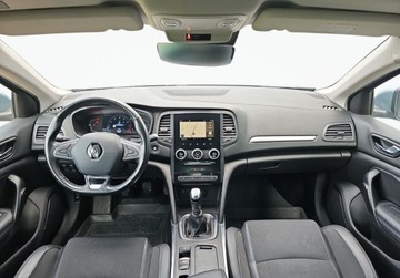 Renault Megane IV Hatchback 5d  Facelifting 1.3 TCe 140KM 2021 Renault Megane Grupa Adamowscy PL salon 1.3 Benzyna 140KM, zdjęcie 3