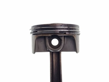 PORSCHE CAYENNE (92A) 2011 PÍST Z OJNICE