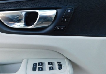 Volvo XC60 II Crossover D3 150KM 2020 Volvo XC 60 z Gwarancja Kamery 360 BLiS Skora Bezowa Panorama Dach 2.0, zdjęcie 27