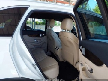 Mercedes GLC C253 2018 Mercedes-Benz GLC 2018 r., 2,0L 4 MATIC 2.0 Benzyna 241KM, zdjęcie 10