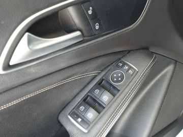 Mercedes Klasa A W176 Hatchback 5d Facelifting 180 122KM 2017 Mercedes A 180 1.6 Ben.122KM/Automat/Salon, zdjęcie 13