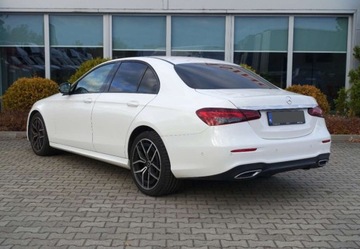 Mercedes Klasa E W213 Limuzyna Facelifting 2.0 220d 200KM 2023 Mercedes-Benz Klasa E AMG, 4-Matic, kamera, CarPlayAA, LED, Ambient, 2.0 2, zdjęcie 3