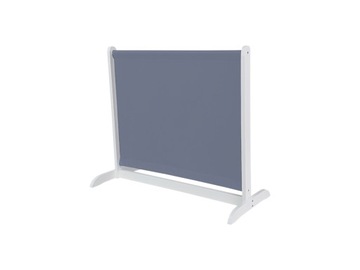 Низкая ширма – белое дерево.