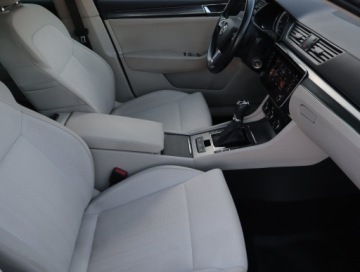 Skoda Superb III Kombi Facelifting 2.0 TDI 190KM 2019 Skoda Superb 2.0 TDI, Salon Polska, 187 KM, zdjęcie 8