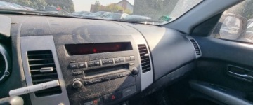 Mitsubishi Outlander II 2011 Mitsubishi Outlander 2011r, 2.4 LPG. AUTOMAT. Przetarty lewy bok. Jezdzi., zdjęcie 12