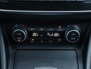 Mercedes CLA C117 Coupe 1.6 200 156KM 2014 Mercedes CLA 200, Salon Polska, Automat, Skóra, zdjęcie 12