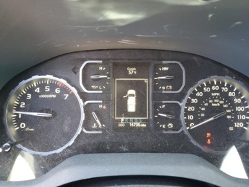 Toyota Tundra II 2021 Toyota Tundra CrewMax SR5 2021 5.7l 5.7 Benzyna 381KM, zdjęcie 9