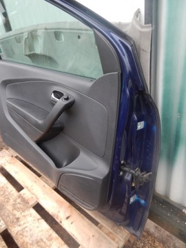 DVEŘE LEVÉ PŘEDNÍ KOMPLETNÍ VW POLO 6R0 3D LD5Q
