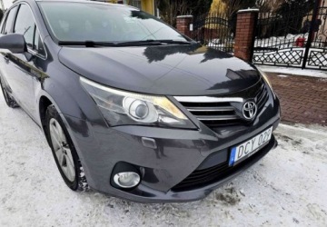 Toyota Avensis III Wagon Facelifting 1.8 Valvematic 147KM 2014 Toyota Avensis Toyota Avensis 1.8 Premium EU5 1.8 Benzyna 147KM, zdjęcie 1