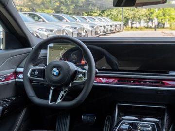 BMW Seria 7 G70 Sedan 3.0 40d 299KM 2025 BMW Seria 7 740d xDrive Sport Sedan 3.0 (299KM) 2025, zdjęcie 9