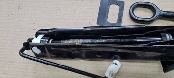 A6 C7 4G FACELIFT ZVEDÁK VOZIDLOVÝ KLÍČ UCHO 4G0011031K A7