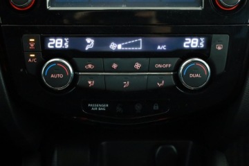 Nissan Qashqai II Crossover 1.2 DIG-T 115KM 2015 Nissan Qashqai 1.2 DIG-T, Navi, Klima, zdjęcie 11