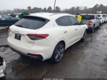Maserati Levante 2021 Maserati Levante S 2021 3.0 Benzyna 424KM, zdjęcie 5