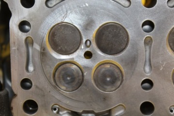 ГОЛОВКА ЦИЛИНДРА ПРАВАЯ SPRINTER 906 3.0 CDI R6420163601