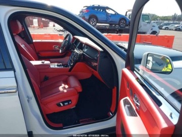 Rolls-Royce 2021 Rolls-Royce Cullinan 2021 6.7l 6.7 Benzyna 563KM, zdjęcie 9