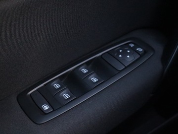 Renault Megane IV Hatchback 5d 1.3 TCe 115 FAP 115KM 2019 Renault Megane 1.3 TCe, Salon Polska, Klima, zdjęcie 16