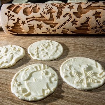 Новогодняя скалка с гравировкой + баночка