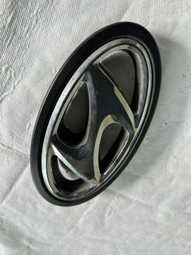 ZNACZEK EMBLEMAT W GRILL ATRAPĘ HYUNDAI I30 III LIFT LIFTING 86352-G4500