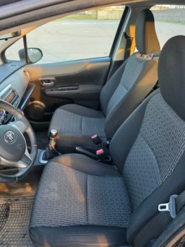 Toyota Yaris III Hatchback 5d Facelifting 1.33 Dual VVT-i 99KM 2014 TOYOTA YARIS (_P9_) 1.33 VVT-i (NSP90_) 99 KM, zdjęcie 14