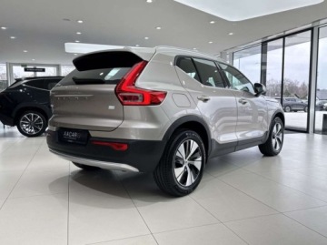 Volvo XC40 Crossover Plug-In Facelifting 1.5 T4 211KM 2022 Volvo XC 40 T4 Start Plug In Kamera cofania Ambiente Nawigacja CarPlay, zdjęcie 3