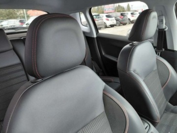 Peugeot 2008 I SUV Facelifting 1.2 PureTech 110KM 2019 Peugeot 2008 GT Line Automat Klimatronik Komputer Tempomat 1.2 Benzyna, zdjęcie 13