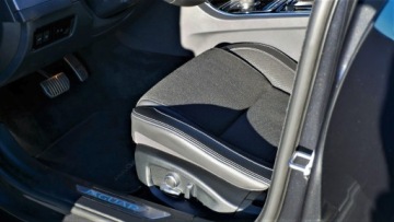 Jaguar XF II Sedan 2.0 i4D 180KM 2018 Jaguar XF R-Sport Ogrzew.Kierow. Navi Pro 10,2’" Fotele Elek.+Ogrz. Carplay, zdjęcie 10