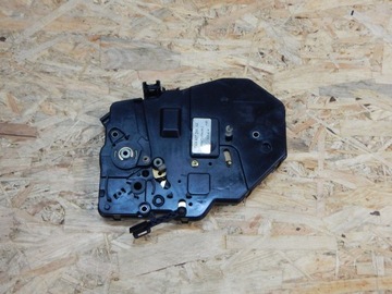 VW T5 zamek drzwi skrzydełka tył lewy 7H0827201AE