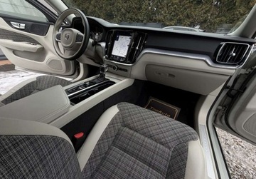 Volvo V60 I Kombi Facelifting 2.0 D4 DRIVE-E 190KM 2018 Volvo V60 D4 190KM SKORA virtual cockpit BLIS BEZWYPADKOWY gwarancja, zdjęcie 14